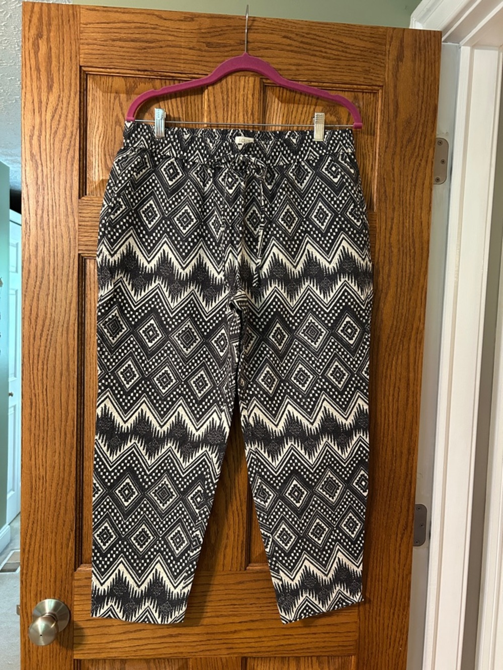 J. Crew Black and White Geometric Pull On Pant